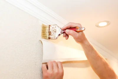 Pose de papier peint à Peyrière — revêtements muraux et toiles de verre
